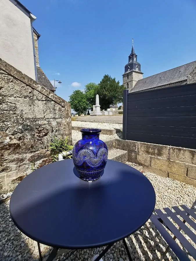 Jolie Maison De Village Megrit Holiday home