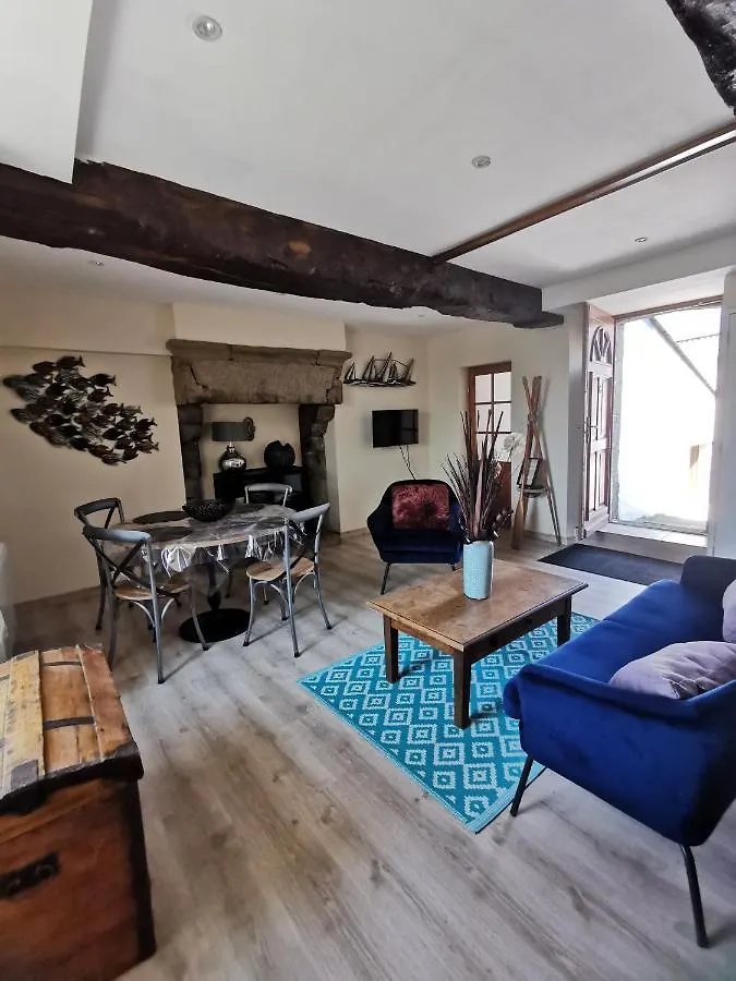 Jolie Maison De Village Megrit France