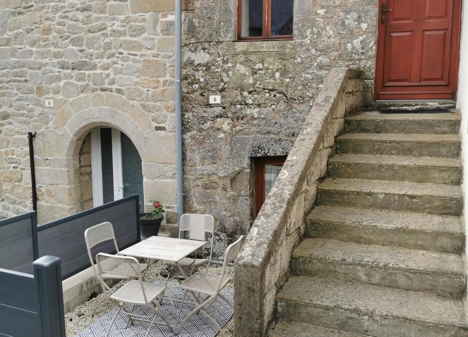 Jolie Maison De Village Megrit Holiday home